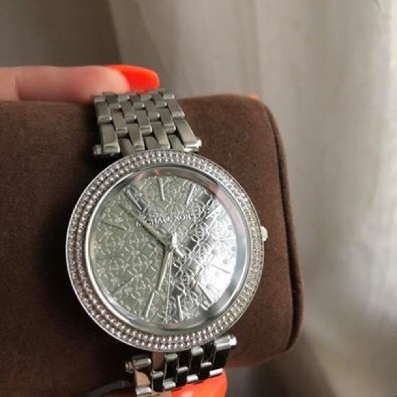 ❗️SOLD ❗️Michael Kors Darci Crystal Watch - Picture 3 of 5